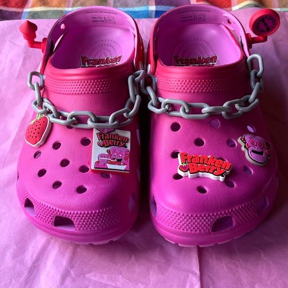 ๐ CROCS FRANKEN BERRY CLASSIC CLOG ๐ - Picture 13 of 16
